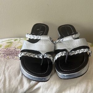 Sandals braided detail